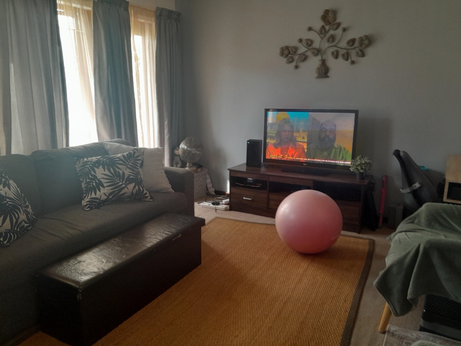 To Let 2 Bedroom Property for Rent in Pinelands Western Cape